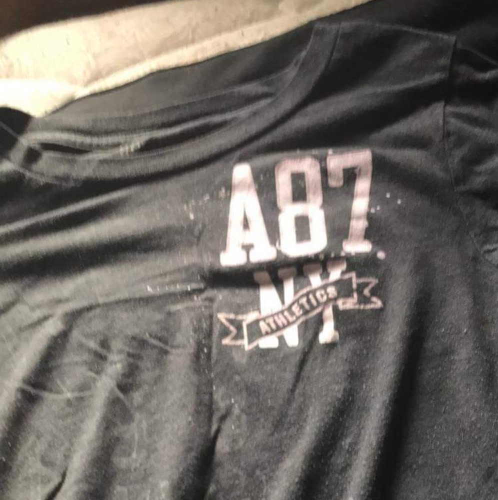 Aéropstale gray shirt